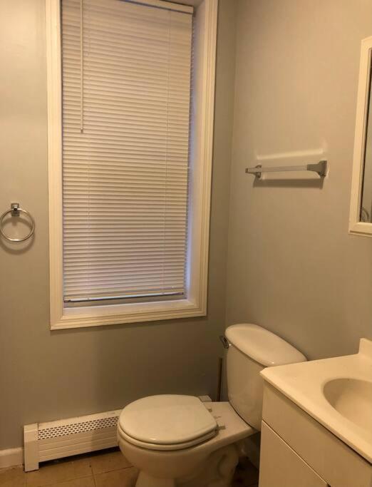 Private 2-Bedroom With Free Parking And Direct Bus To Nyc Manhattan Only 2 Blocks Away Линдън Екстериор снимка